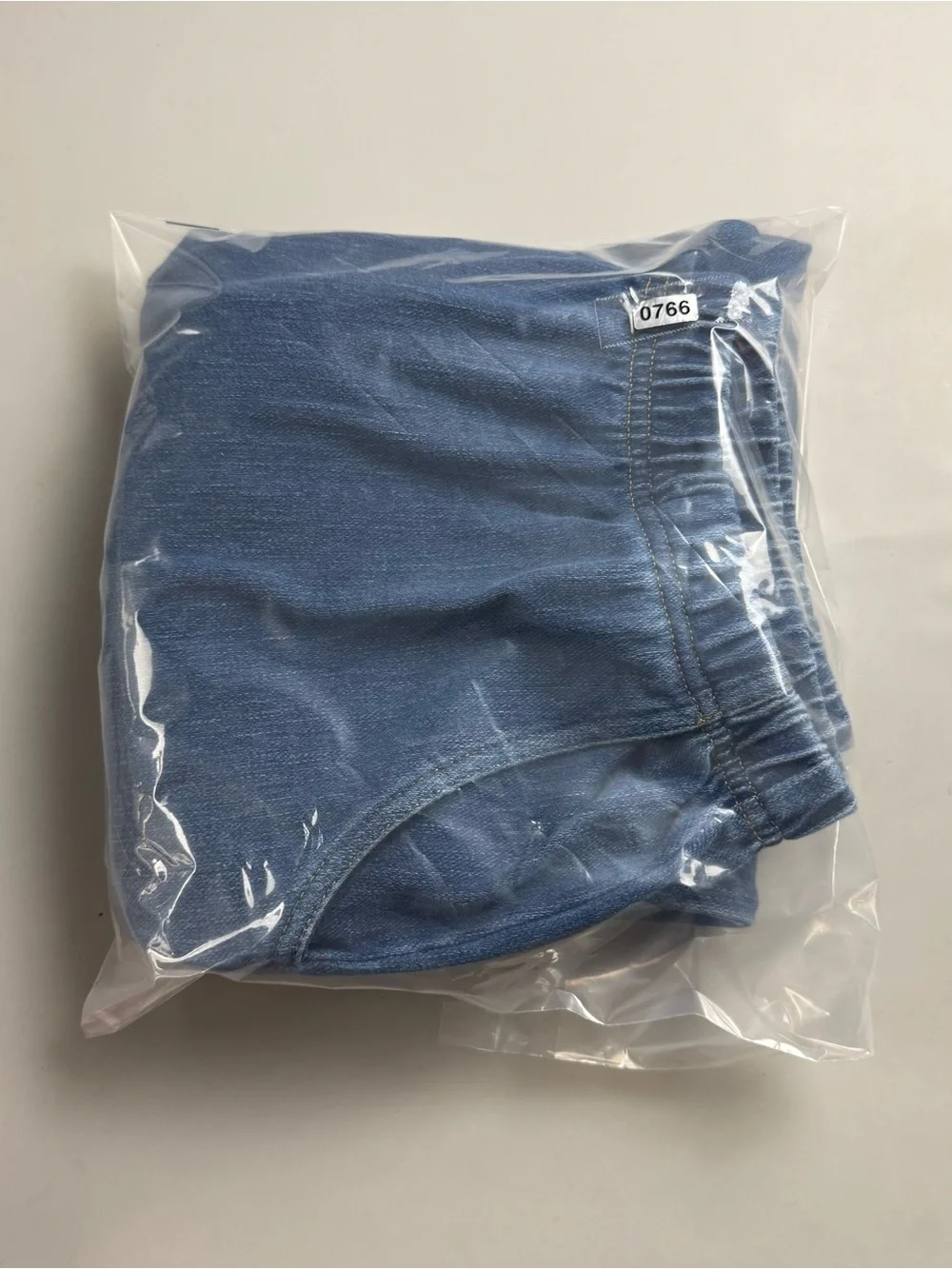 L.L. Bean Straight Leg Blue Denim Elastic Waist Pull-On Jeans Womens M